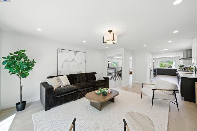 4253 Mirador Dr, Pleasanton CA: https://media.crmls.org/mediaz/e8102fd5-460e-494e-ab77-638530cf1be0.jpg