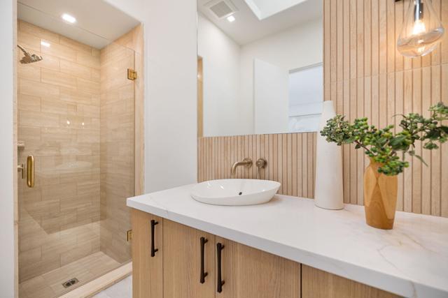9 Regency Drive, Rancho Mirage CA: https://media.crmls.org/mediaz/e810a76c-0492-4607-9b99-6681ec6277ae.jpg