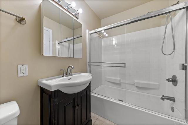 Detail Gallery Image 15 of 24 For 5252 Balboa Arms Dr #207,  San Diego,  CA 92117 - 2 Beds | 2 Baths