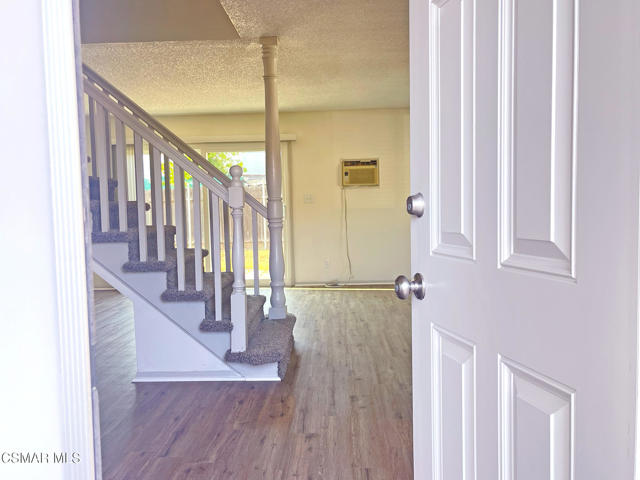 2467 Invar Court, Simi Valley CA: https://media.crmls.org/mediaz/e810c708-7230-4a4b-a416-4f3cd9d506ae.jpg