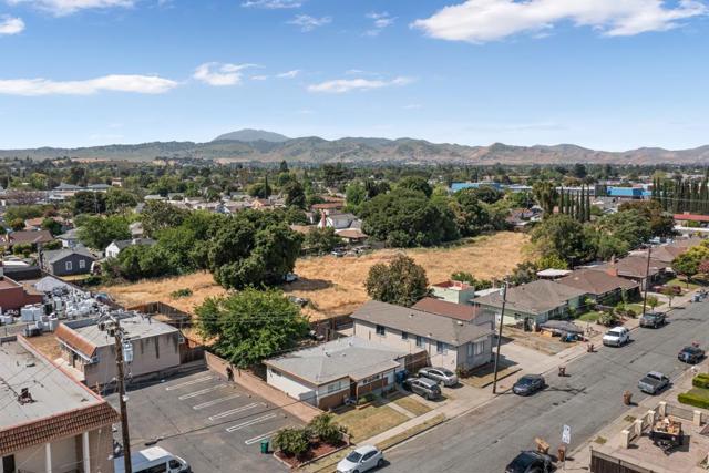 9 W 15th Street, Antioch CA: https://media.crmls.org/mediaz/e8111c41-12e8-42f2-b4bf-48f8e86a8e90.jpg