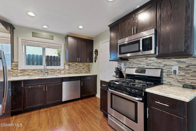 2141 Fitzgerald Road, Simi Valley CA: https://media.crmls.org/mediaz/e811d508-471e-4073-970a-727f315108af.jpg