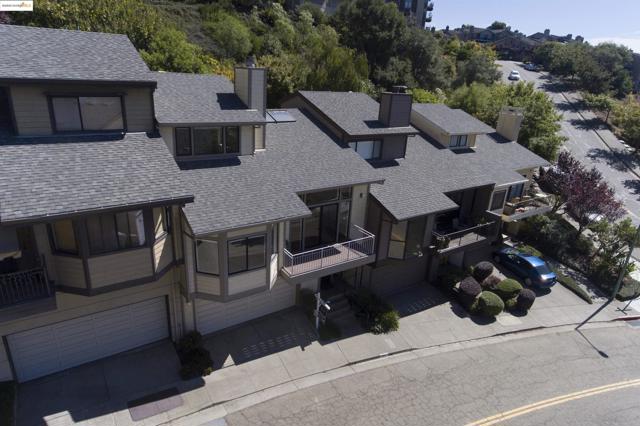 1881 Grand View Drive, Oakland CA: https://media.crmls.org/mediaz/e811e7e5-ed20-428c-a8b4-3221b6867866.jpg