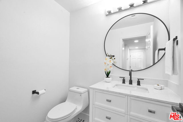1059 Hillview Circle, Simi Valley CA: https://media.crmls.org/mediaz/e81222dd-85ce-45fd-804a-ca4efc98d832.jpg