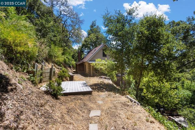 37 La Madronal, Orinda CA: https://media.crmls.org/mediaz/e812febf-d724-4bc5-b312-e4a6c54b6696.jpg