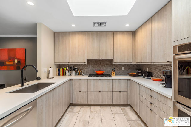 46 Princeton Drive, Rancho Mirage CA: https://media.crmls.org/mediaz/e81359fb-ab9a-4d19-9b78-0ae61fb53544.jpg
