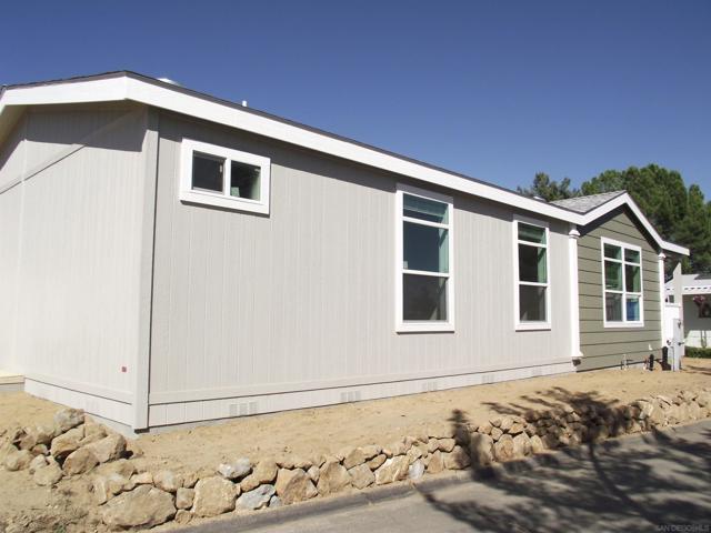 35109 Highway 79, Warner Springs CA: https://media.crmls.org/mediaz/e813ec96-e6ec-4625-bf06-830009786968.jpg