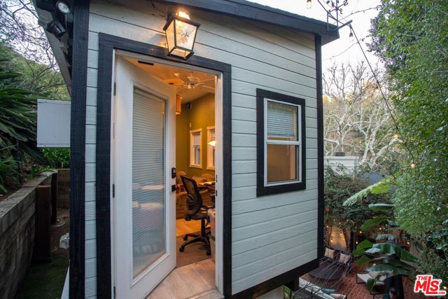 2055 Outpost Drive, Los Angeles CA: https://media.crmls.org/mediaz/e813ee8b-2800-4e89-8501-5884b99ede84.jpg
