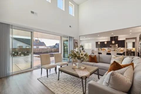 1734 Lester Avenue, Clovis CA: https://media.crmls.org/mediaz/e8144b6b-7123-45f2-ba84-e790873bded9.jpg