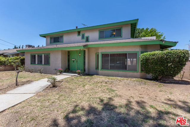 8817 HASKELL Avenue photo 2