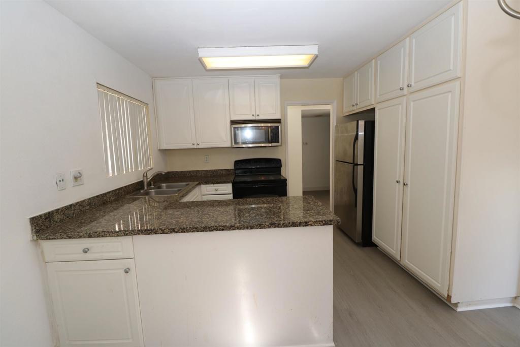 17081 Bernardo Dr - photo 2