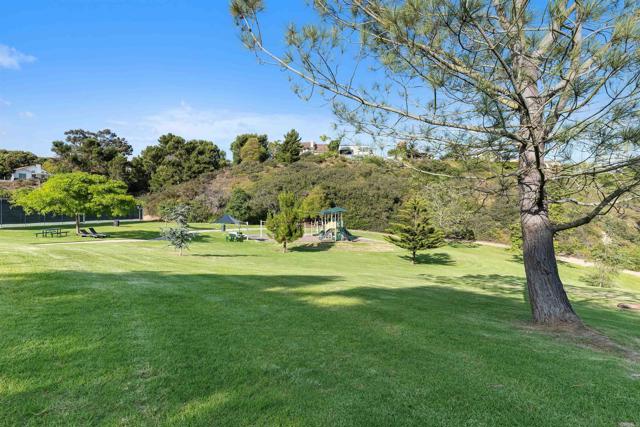 6635 Caminito Scioto, La Jolla CA: https://media.crmls.org/mediaz/e8153c1f-afea-4f1c-aae4-9ac853adf570.jpg