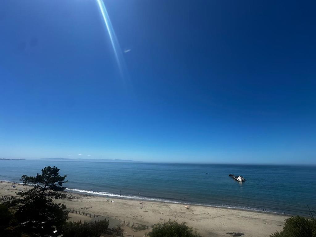 https://media.crmls.org/mediaz/e81624ae-e9e9-4813-963e-8ffc32ffd71f.jpg?preset=X-Large