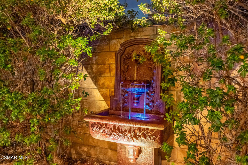 https://media.crmls.org/mediaz/e81627ad-f034-4a6b-a6ea-7320e6a850ee.jpg?preset=X-Large