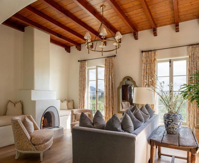 17484 El Vuelo, Rancho Santa Fe CA: https://media.crmls.org/mediaz/e8163220-b4a7-4a5b-8339-db4e96a15b87.jpg