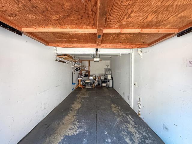 29629 Mountain Oak Court, Hayward CA: https://media.crmls.org/mediaz/e81737f2-419a-4a41-b13b-30ee4cce91d2.jpg