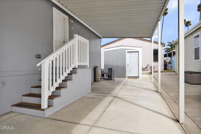 1215 Anchors Way Drive, Ventura CA: https://media.crmls.org/mediaz/e817f963-9e06-4d26-90b7-5e12eca7db15.jpg