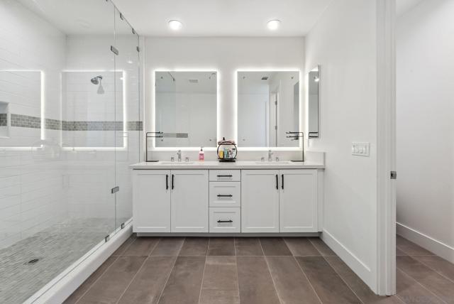 8246 Rose Quartz Cir, San Diego CA: https://media.crmls.org/mediaz/e8180948-9ade-4e64-8884-1dd000d7710c.jpg
