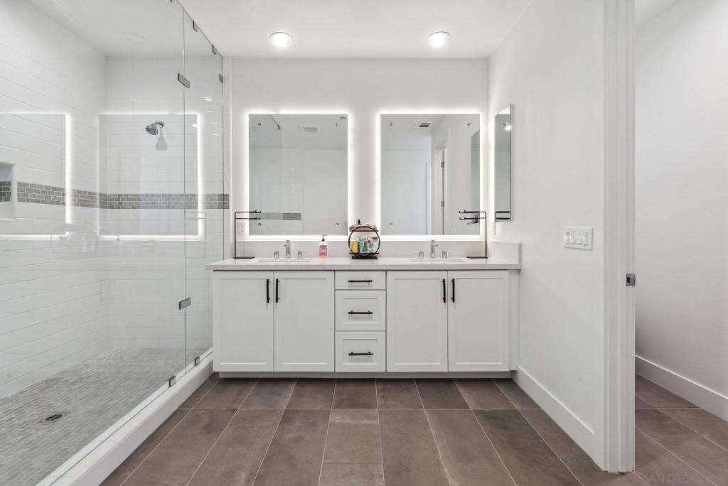 MLS #250035606SD img 42