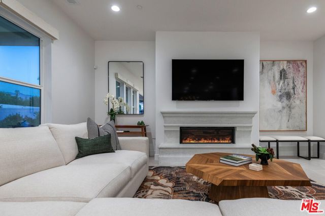 Image 41 of 63 For 75403 Mansfield Drive