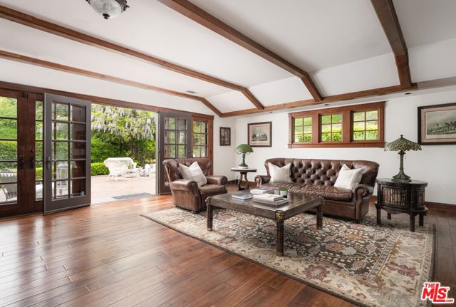 4385 Via Presada, Santa Barbara CA: https://media.crmls.org/mediaz/e8195cec-9eab-4aa4-8c38-f8c20c2ae8c4.jpg