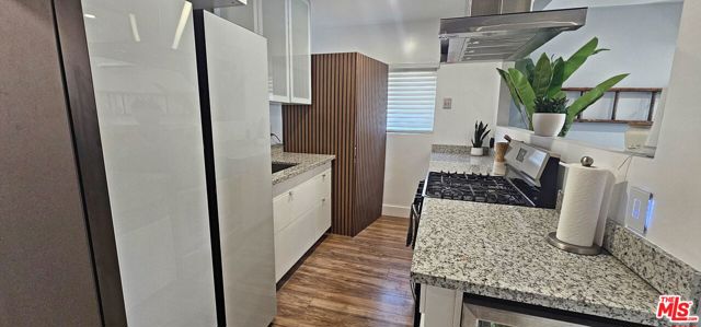 24242 Pine Street, Newhall CA: https://media.crmls.org/mediaz/e8197639-7867-4b43-bab4-1b9cd65eb286.jpg