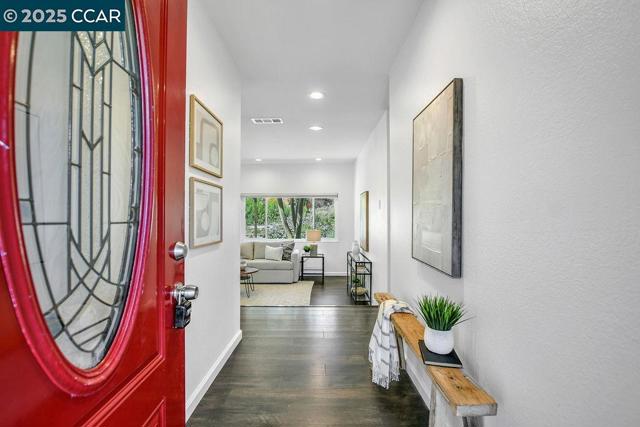 2006 Rainier Drive, Martinez CA: https://media.crmls.org/mediaz/e819ffb9-2415-4bd3-8cdf-0547f60aa6af.jpg