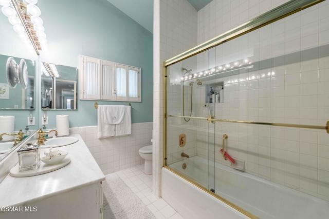 20418 Miranda Street, Woodland Hills CA: https://media.crmls.org/mediaz/e81a1f38-d366-462f-ab71-1d7b05b25425.jpg