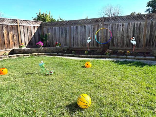 2921 Daisy Court, Union City CA: https://media.crmls.org/mediaz/e81a590e-b505-497a-954f-bb9fd7f1d926.jpg