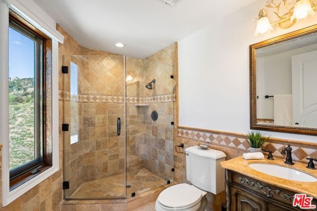 8027 Floral Avenue, Los Angeles CA: https://media.crmls.org/mediaz/e81b394a-6703-46e4-86d3-660c92fe48b2.jpg