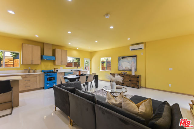 17660 Martha Street, Encino CA: https://media.crmls.org/mediaz/e81b5cd4-4b82-43cf-bf3d-0537122fb2bc.jpg