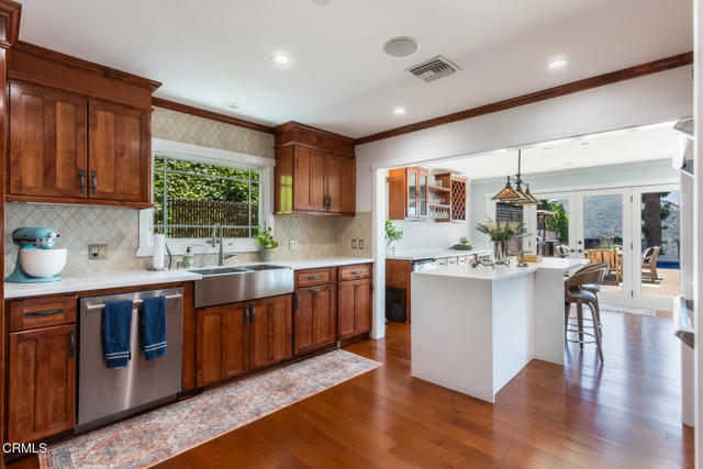 3626 Saint Elizabeth Road, Glendale CA: https://media.crmls.org/mediaz/e81b7272-463c-43af-9ddd-569b98f23c41.jpg