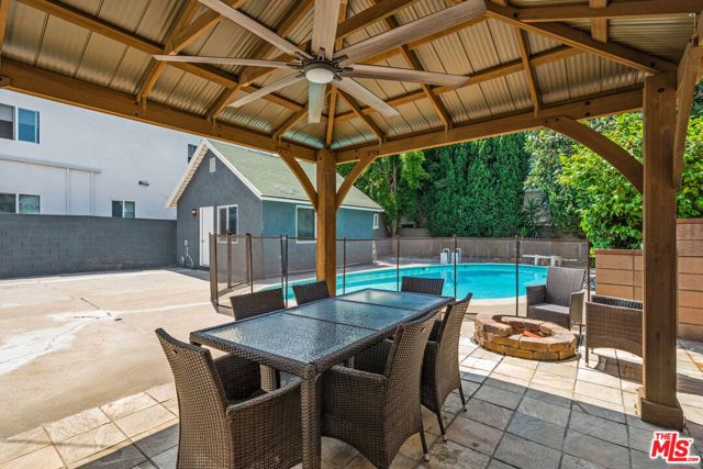 5342 Lemon Grove Avenue, Los Angeles CA: https://media.crmls.org/mediaz/e81bcff0-737f-4ad0-809d-b91af72b0b30.jpg