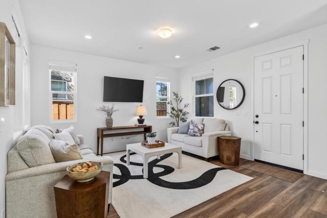 2975 Denali Drive, Marina CA: https://media.crmls.org/mediaz/e81c24b4-1d7d-4600-a1e2-82768fb8decc.jpg