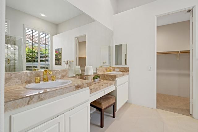 81100 Legends Way, La Quinta CA: https://media.crmls.org/mediaz/e81d2cc9-cba1-407b-bf90-931ca44a922e.jpg