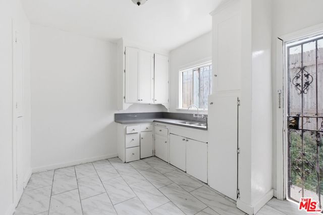 1570 E 110th Street, Los Angeles CA: https://media.crmls.org/mediaz/e81d4c02-8832-4457-bee2-8e2c2785c32e.jpg