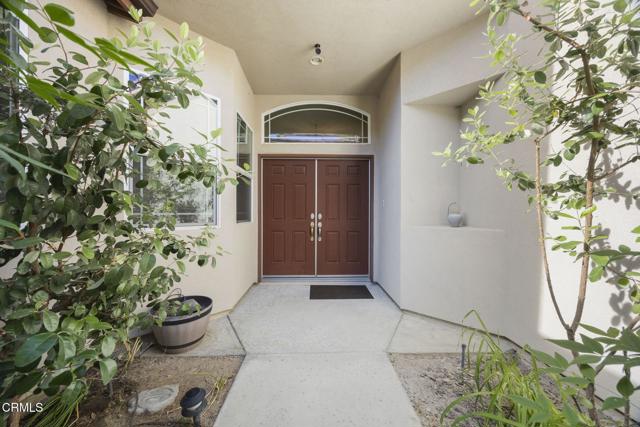 13418 Giro Drive, Bakersfield CA: https://media.crmls.org/mediaz/e81d587e-df4b-4a72-bb72-6e4e3d2f4d44.jpg