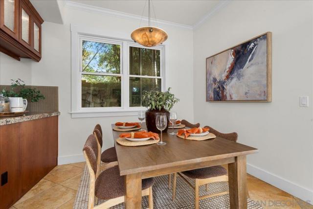 411 Orange Ave, Coronado CA: https://media.crmls.org/mediaz/e81d9007-2fd7-40e6-9edc-07132504e175.jpg
