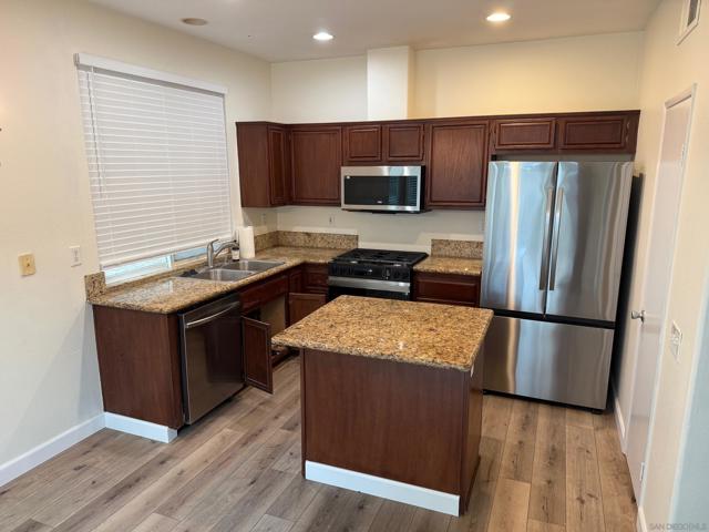 Details for 588 Summerholly Dr, San Marcos, CA 92078