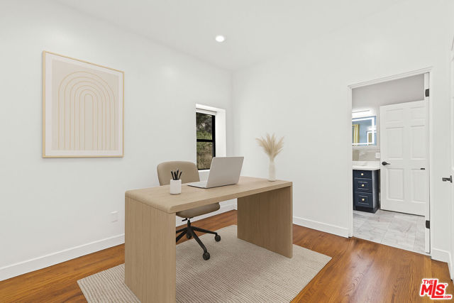 2646 Rinconia Drive, Los Angeles CA: https://media.crmls.org/mediaz/e81da8f2-9241-4c86-a44c-0fe2e7296017.jpg