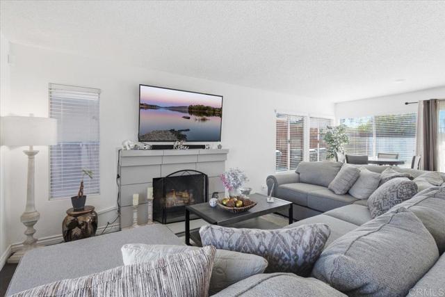 Detail Gallery Image 6 of 33 For 23587 Parkland Ave, Moreno Valley,  CA 92557 - 3 Beds | 2/1 Baths