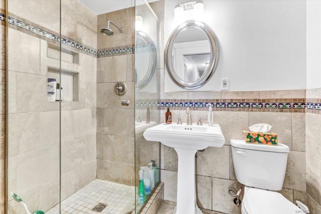 3660 28Th St, San Diego CA: https://media.crmls.org/mediaz/e81ddfed-9009-447b-af9d-6ddb9bb53c6e.jpg