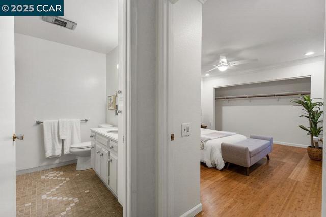 1833 Skycrest Dr, Walnut Creek CA: https://media.crmls.org/mediaz/e81e247f-0ccc-4add-ae72-8de2336a5a16.jpg