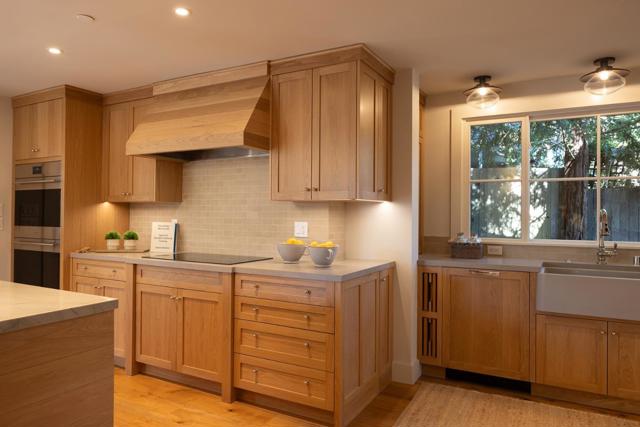 4 Oak Knoll Way, Carmel CA: https://media.crmls.org/mediaz/e81e4789-4cc6-4560-9301-60b2c2c7f198.jpg