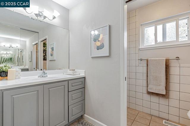 3812 Fernwood Ct, Concord CA: https://media.crmls.org/mediaz/e81e5335-481a-4191-9feb-63ae3824047f.jpg