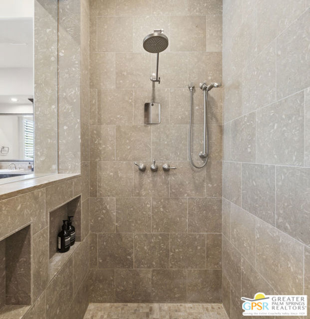 27 Cassis Circle, Rancho Mirage CA: https://media.crmls.org/mediaz/e8209311-e34c-47fb-a901-314c8cb0fddc.jpg