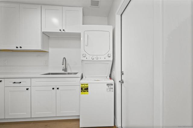6979 81 Amherst, San Diego CA: https://media.crmls.org/mediaz/e820ce34-a3f3-4ab7-8bcf-990e7c853da1.jpg