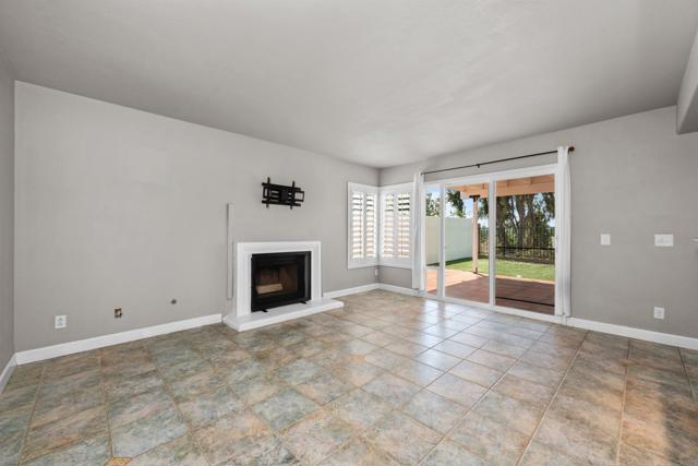 Detail Gallery Image 11 of 48 For 1449 Genoa Dr, Vista,  CA 92081 - 4 Beds | 2/1 Baths