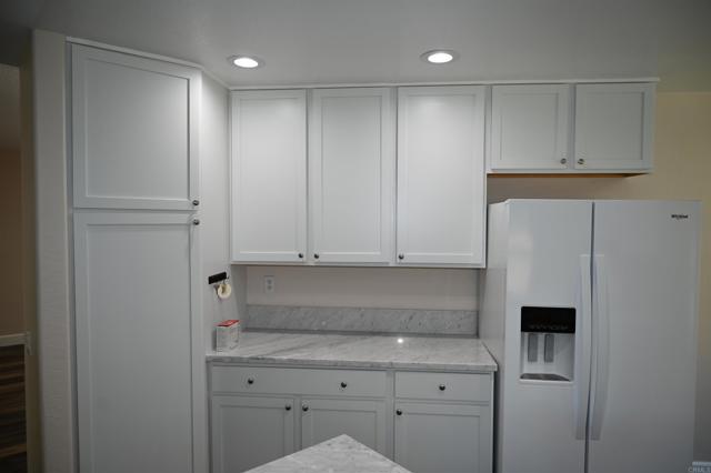 Detail Gallery Image 3 of 15 For 6706 Xana Way, Carlsbad,  CA 92009 - 4 Beds | 2/1 Baths