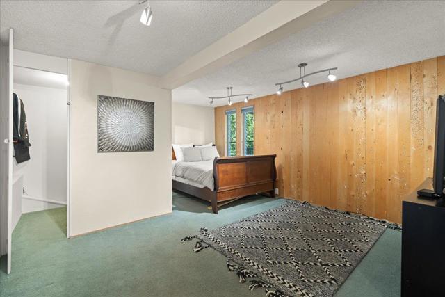 878 Hillcrest Drive, Redwood City CA: https://media.crmls.org/mediaz/e821f5cd-afe9-4f5a-8b23-989a4b933785.jpg